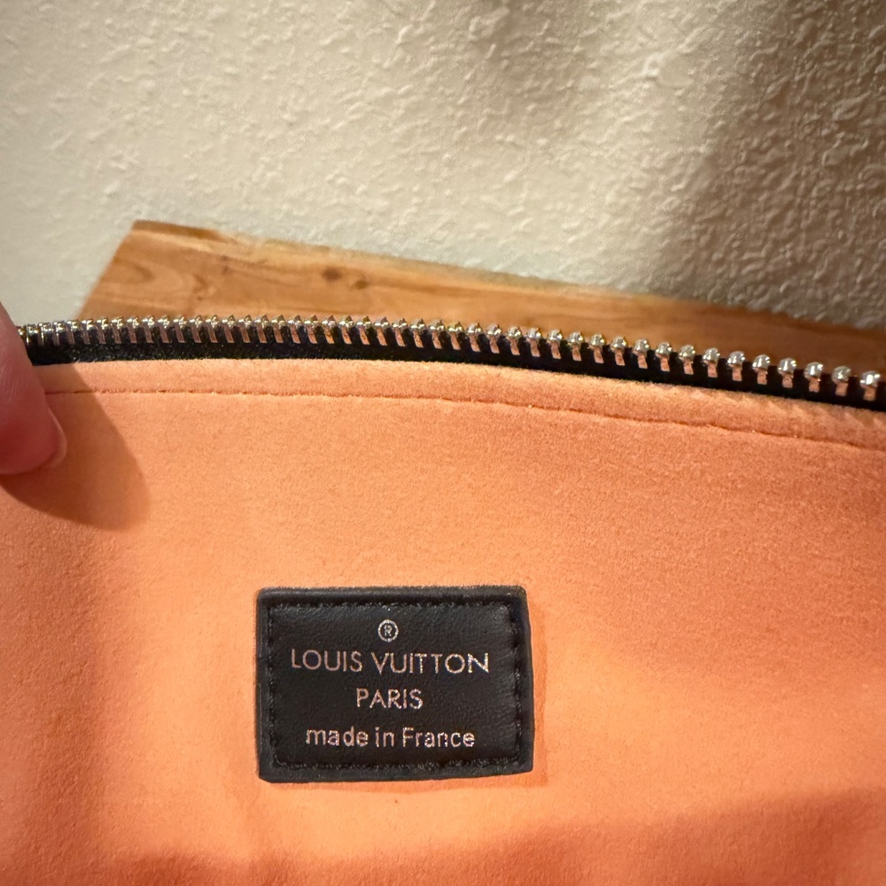 Black Leather Crossbody/Shoulder Bag, Never Used - Picture 8 of 13